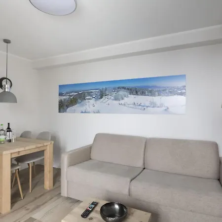 Lively Holiday In Near Bobsleigh Track דירה